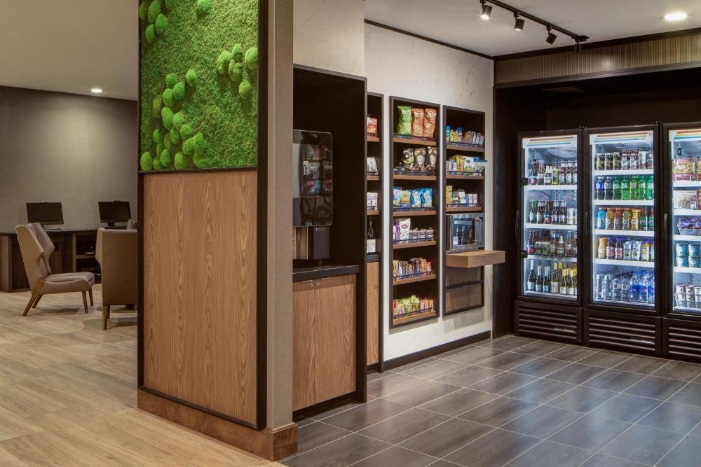 Courtyard by Marriott Chicago Downtown/River North